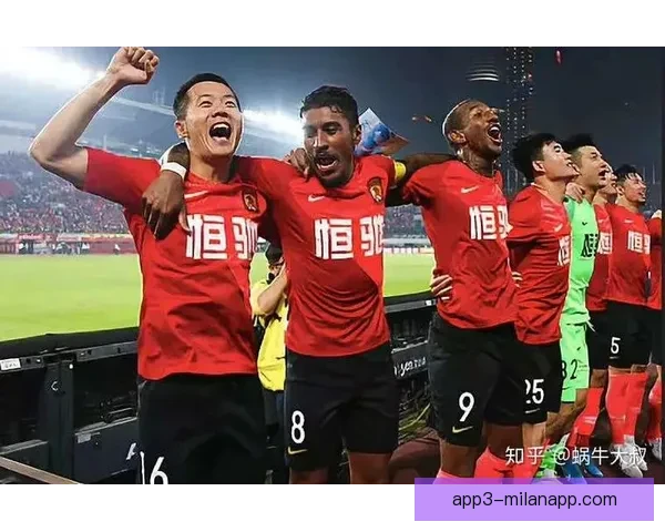 足球直播焦点战上港迎战恒大巅峰对决全程精彩呈现决定赛季走势